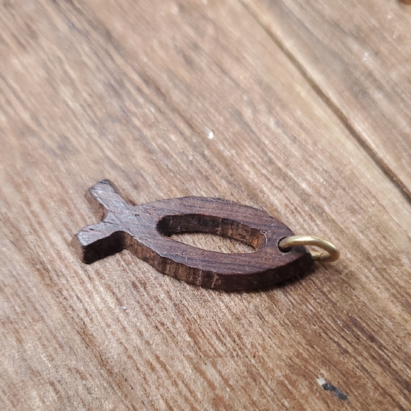 16-2.jpg P271 Wooden Jesus‎ Pendant